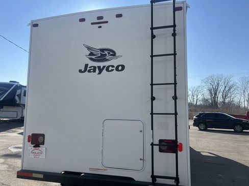 Used 2022 Ford E-450 and Econoline 450 Super Duty w/ Motorhome Prep Package image 4