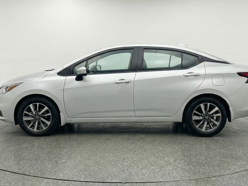 Used 2025 Nissan Versa SV FWD image 5