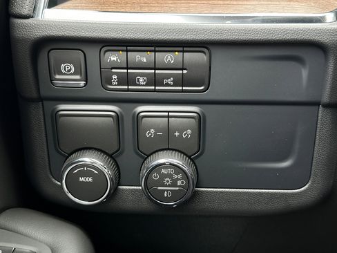 New 2026 Chevrolet Suburban High Country w/ LPO, Illumination Package image 29