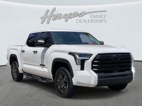Used 2024 Toyota Tundra SR5 w/ SR5 Convenience Package AWD/4WD image 1