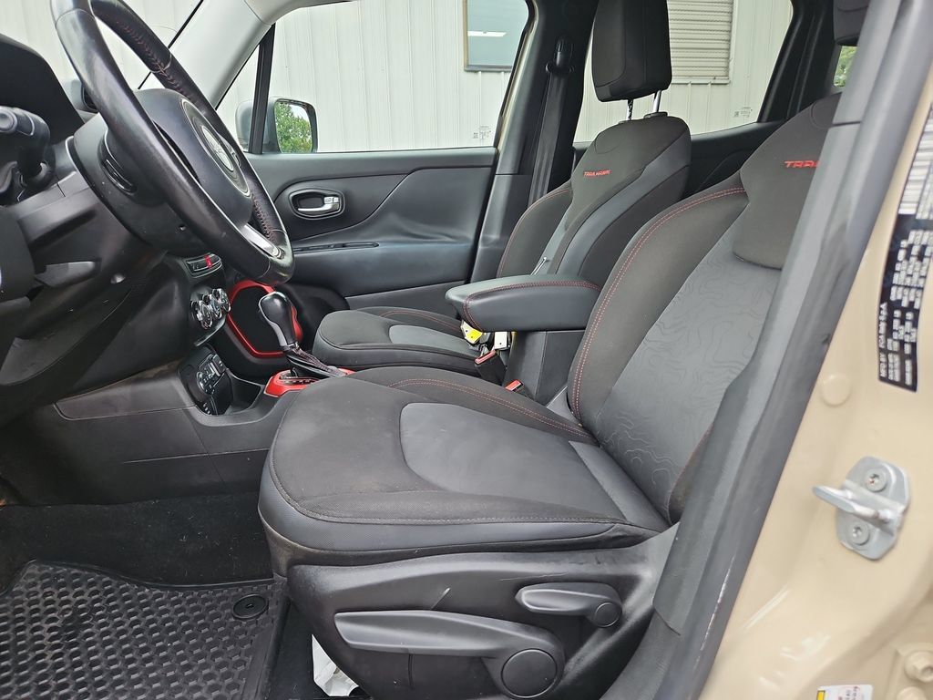 Used 2016 Jeep Renegade Trailhawk AWD/4WD image 21