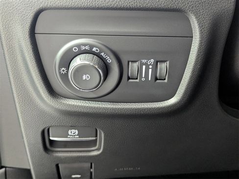 New 2025 Jeep Grand Cherokee Limited w/ Luxury Tech Group II image 12