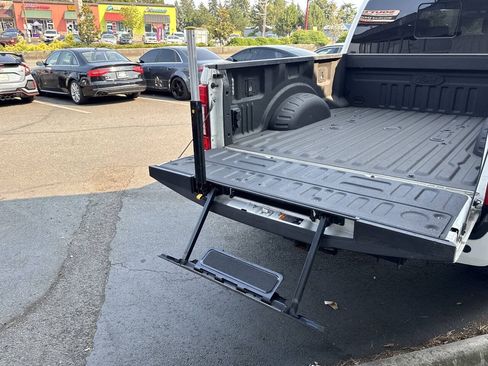 Used 2020 Ford F350 Platinum AWD/4WD image 11