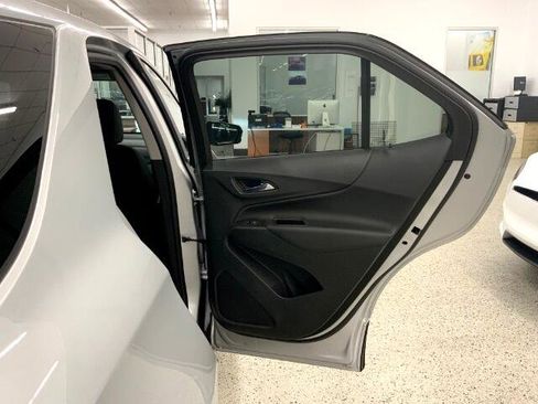 Used 2021 Chevrolet Equinox LT w/ Driver Convenience Package image 31