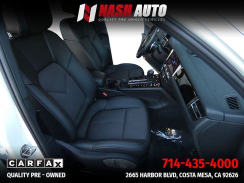Used 2024 Porsche Macan AWD/4WD image 27