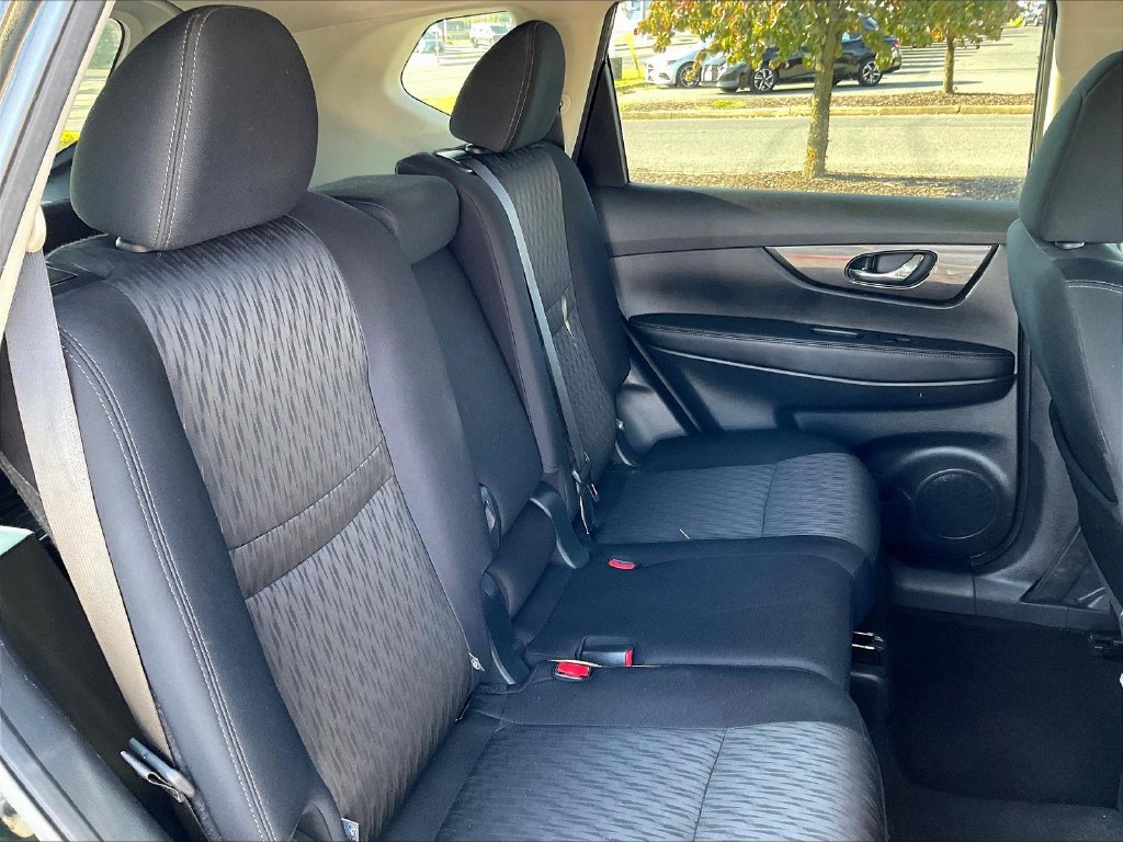 Used 2020 Nissan Rogue SV AWD/4WD image 6