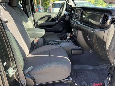 Used 2022 Jeep Wrangler Unlimited Sport AWD/4WD image 14
