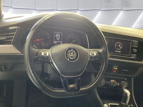 Used 2019 Volkswagen Jetta R-Line image 9
