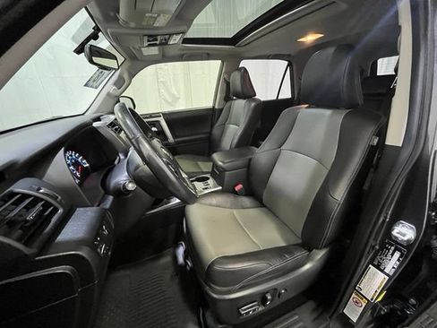 Certified 2018 Toyota 4Runner SR5 Premium AWD/4WD image 10