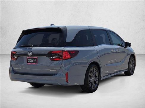 New 2026 Honda Odyssey Touring image 2