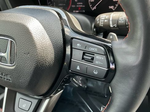 Used 2025 Honda Pilot TrailSport image 20