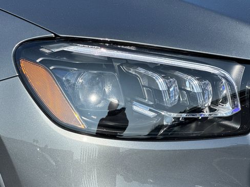 Used 2025 Mercedes-Benz GLS 450 4MATIC image 10