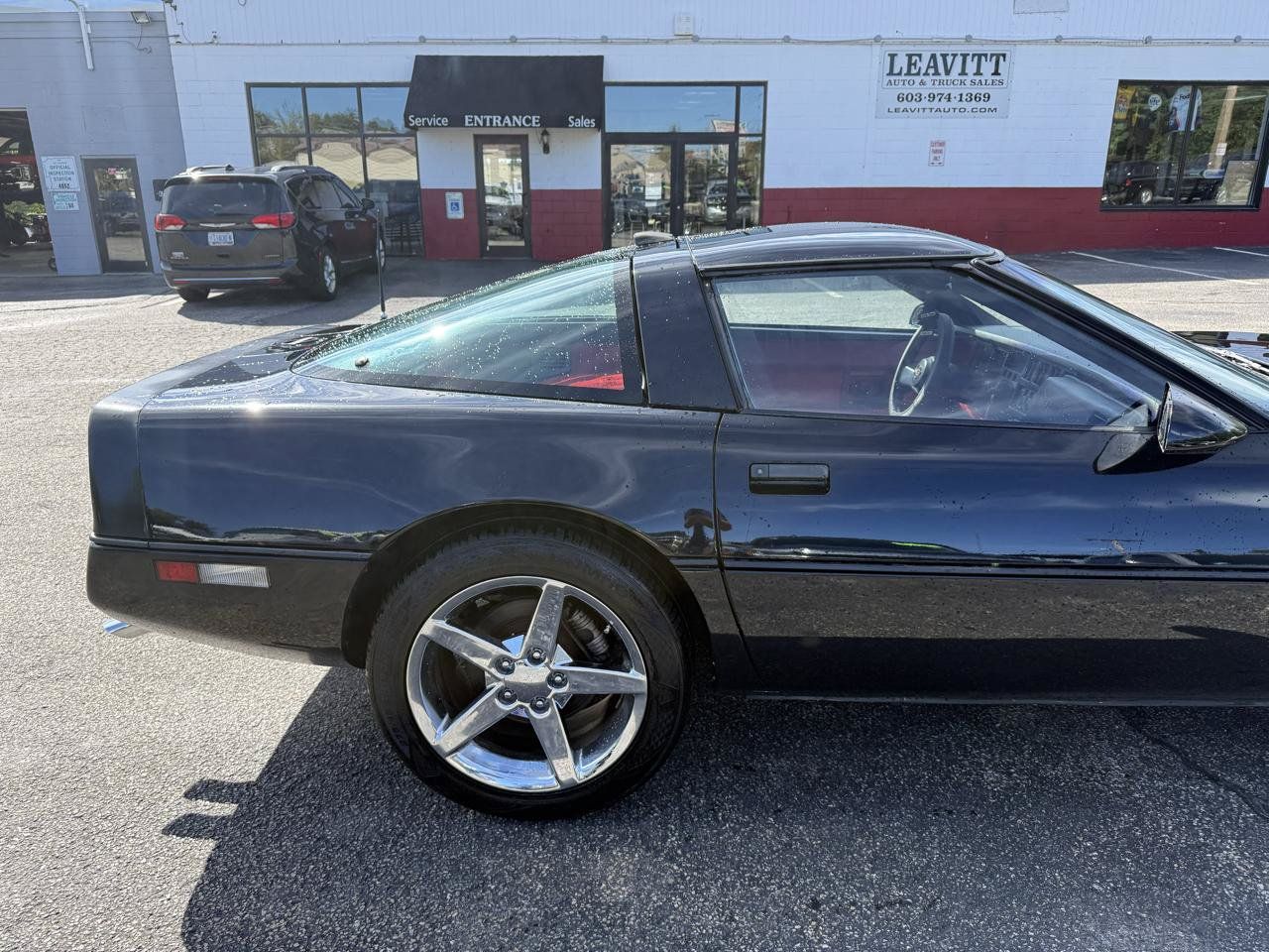 Used 1988 Chevrolet Corvette Coupe RWD image 9