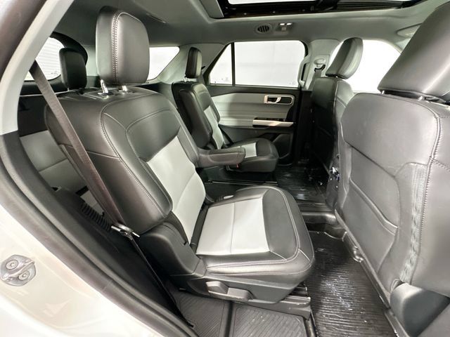 Used 2023 Ford Explorer XLT w/ Equipment Group 202A AWD/4WD image 29