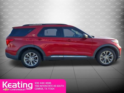 Used 2022 Ford Explorer XLT w/ Equipment Group 202A RWD image 4