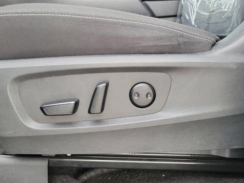 Used 2024 Nissan Pathfinder SV FWD image 16