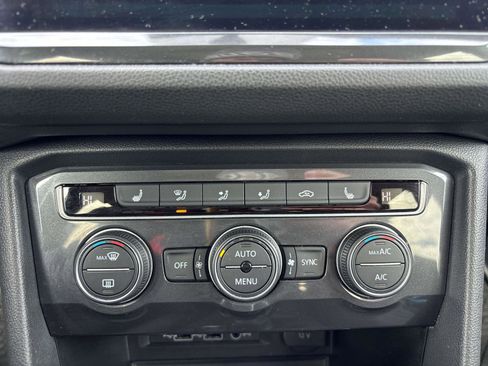 Used 2019 Volkswagen Tiguan SE w/ Panoramic Sunroof Package image 23