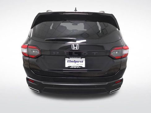 Used 2025 Honda Pilot Black Edition image 4