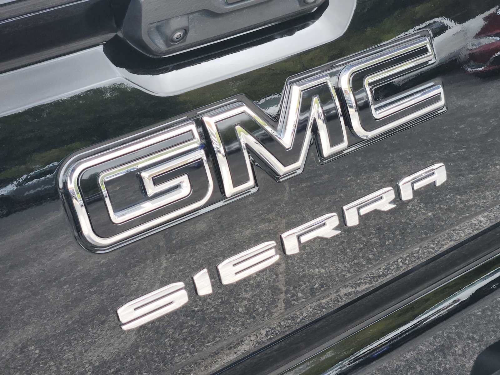 Used 2024 GMC Sierra 1500 Elevation w/ Elevation Premium Package AWD/4WD image 12