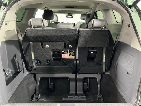 Used 2024 Toyota Sienna XLE image 29