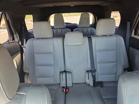 Used 2013 Ford Explorer XLT AWD/4WD image 33