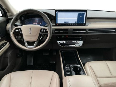 Used 2023 Lincoln Corsair FWD w/ Equipment Group 101A image 17