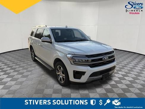 Used 2024 Ford Expedition XLT AWD/4WD image 3