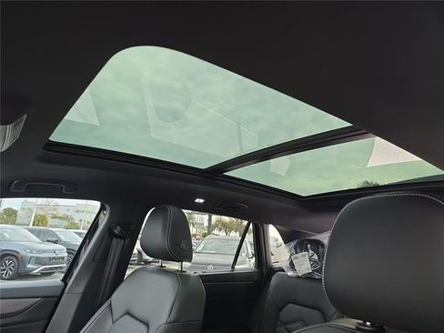 New 2026 Volkswagen Atlas Cross Sport SE image 27