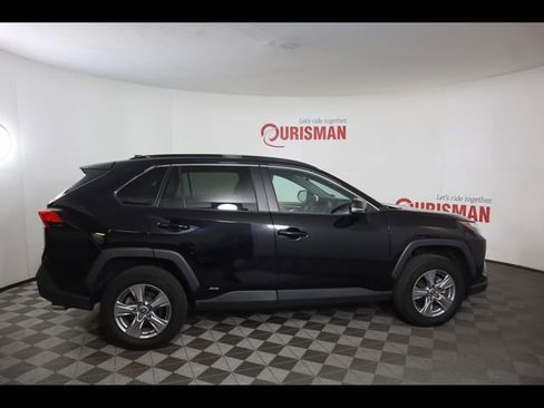 Used 2022 Toyota RAV4 XLE w/ Convenience Package AWD/4WD image 10