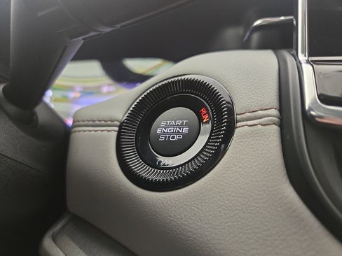 Used 2022 Jeep Compass Limited image 24