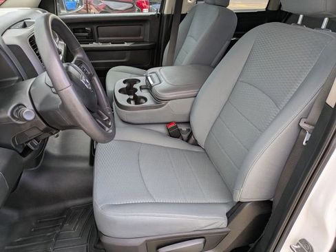 Certified 2019 RAM 1500 Express w/ Express Value Package AWD/4WD image 10