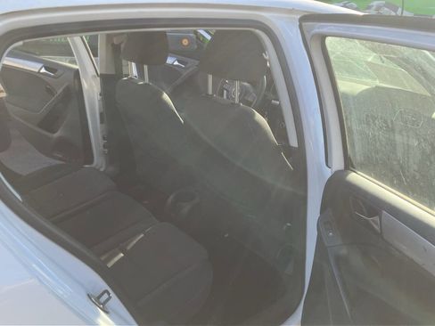 Used 2010 Volkswagen Golf 4-Door image 26