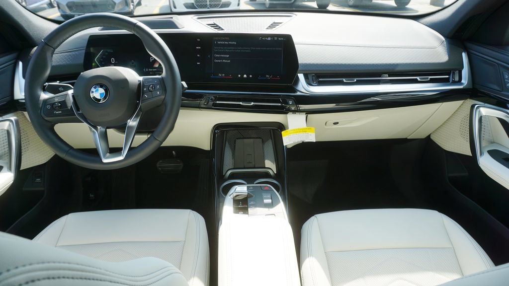 Used 2026 BMW X2 xDrive28i w/ Technology Package AWD/4WD image 12