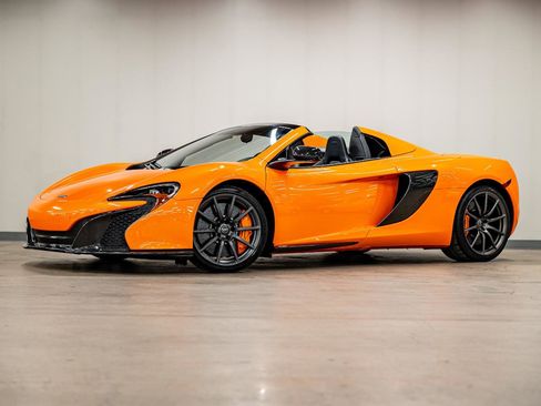 Used 2015 McLaren 650S Spider image 19