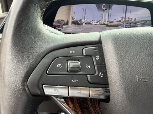 Used 2023 Cadillac Escalade ESV Luxury RWD image 20