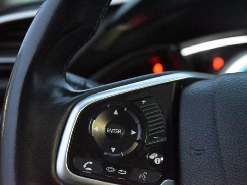 Used 2017 Honda Civic Touring image 18