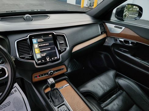 Used 2016 Volvo XC90 T6 Inscription w/ Vision Package image 10