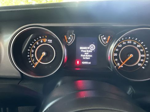Used 2022 Jeep Wrangler Sport AWD/4WD image 16