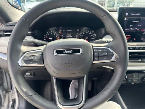 Used 2025 Jeep Compass Limited AWD/4WD image 11