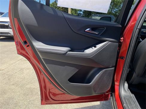 New 2026 Chevrolet Equinox LT w/ Convenience Package II image 25