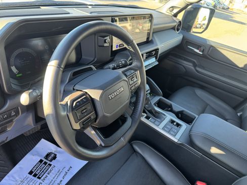 Used 2025 Toyota Land Cruiser image 12