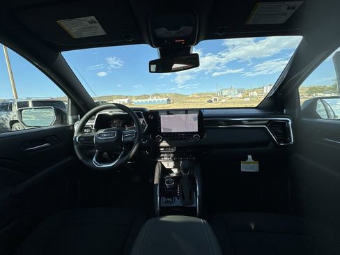 New 2026 GMC Canyon Elevation w/ Convenience Package image 15