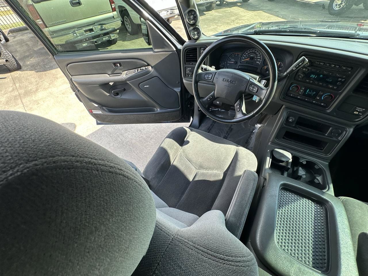 Used 2005 GMC Sierra 2500 SLE w/ Heavy-Duty Power Package AWD/4WD image 41