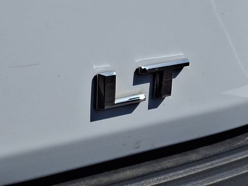 Used 2023 Chevrolet Tahoe LT AWD/4WD image 32