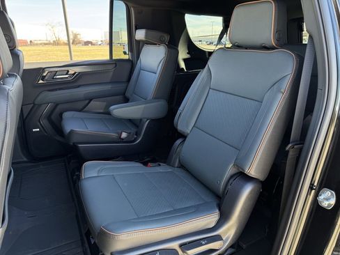 New 2026 GMC Yukon XL AT4 w/ AT4 Premium Package image 24