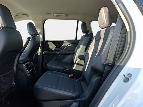 New 2026 Lincoln Aviator AWD image 9