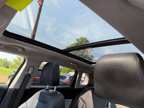 Used 2022 Jeep Compass Limited w/ Sun and Sound Group AWD/4WD image 17