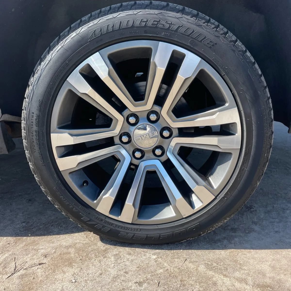 Used 2017 GMC Yukon XL Denali w/ Open Road Package AWD/4WD image 18