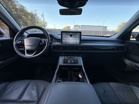 Used 2020 Lincoln Aviator Reserve w/ Equipment Group 201A image 9