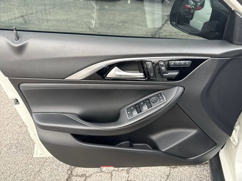 Used 2019 INFINITI QX30 Premium w/ Navigation Package image 15